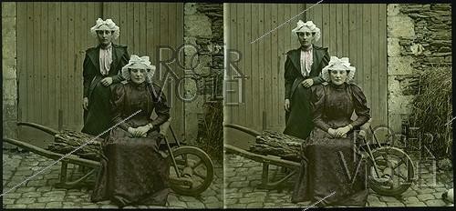Roger-Viollet | 613474 | Angers (Maine-et-Loire, France). Headdresses from Angers, around 1890-1895. | &copy; Léon & Lévy / Roger-Viollet