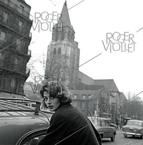 Roger-Viollet | 1643978 | Anouk Aimée (1932–2024), French actress, in Saint-Germain-des-Prés, Paris (6th arrondissement), 1960s. Photograph by Philippe R. Doumic (1927–2013). | &copy; Philippe R. Doumic / Roger-Viollet