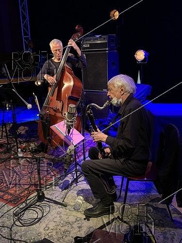 Roger-Viollet | 1448601 | Bruno Chevillon, Michel Portal en concert. 21/05/2021 | &copy; Christian Rose / Roger-Viollet