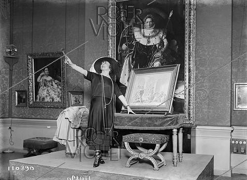 Roger-Viollet | 1011040 | Cécile Sorel (1873-1966), actrice française. France, 1921. | &copy; Maurice-Louis Branger / Roger-Viollet