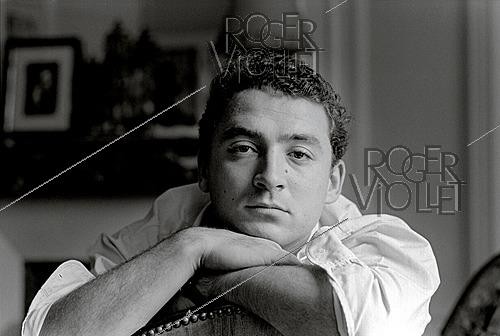 Roger-Viollet | 1644034 | Claude Brasseur (1936–2020), French actor. Paris, 1960s. Photograph by Philippe R. Doumic (1927–2013). | &copy; Philippe R. Doumic / Roger-Viollet