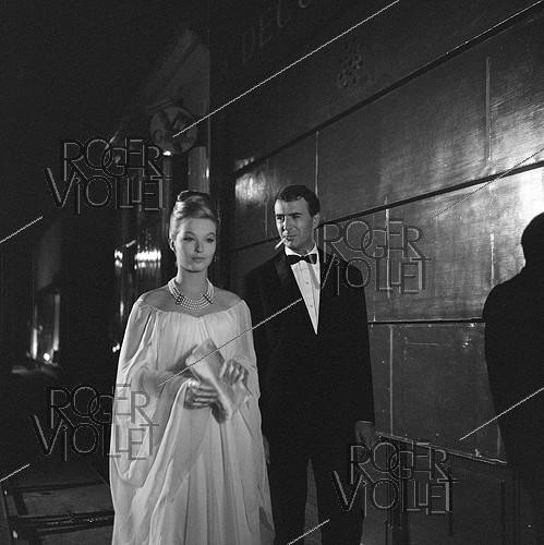 Roger-Viollet | 931584 |  Climats , film by Stellio Lorenzi. Marina Vlady and Jean-Pierre Marielle. France, on August 27, 1961. | &copy; Alain Adler / Roger-Viollet