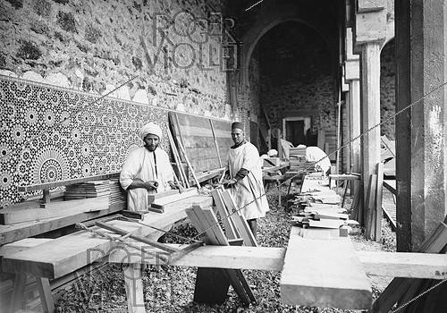 Roger-Viollet | 687013 | Construction de la Mosquée de Paris. Paris (5e arr.), 1922-1926. | &copy; Albert Harlingue / Roger-Viollet