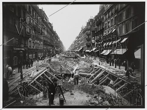 Roger-Viollet | 1015203 | Construction du chemin de fer métropolitain de Paris : ligne 1, 5e lot. 138 : Station Châtelet, Paris (1er arr.). 28 juin 1899. Photographie de Charles Maindron (1861-1940). Paris, bibliothèque de l'Hôtel de Ville. | &copy; Charles Maindron / BHdV / Roger-Viollet