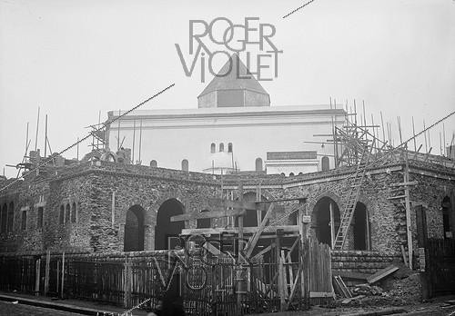 Roger-Viollet | 1094370 | Construction of the Paris Mosque (5th arrondissement), 1924. | &copy; Maurice-Louis Branger / Roger-Viollet