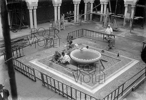 Roger-Viollet | 625808 | Construction of the Paris Mosque (5th arrondissement), 1924. | &copy; Maurice-Louis Branger / Roger-Viollet