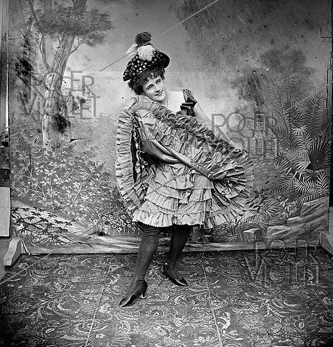 Roger-Viollet | 690442 | Dancer of French cancan, around 1900. | &copy; Roger-Viollet / Roger-Viollet