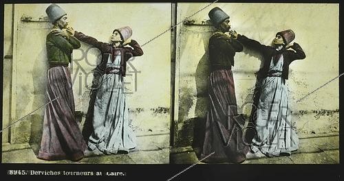 Roger-Viollet | 1573663 | Derviches tourneurs au Caire (Egypte), vers 1880. Vue stéréoscopique coloriée manuellement à l’époque. | &copy; Léon & Lévy / Roger-Viollet