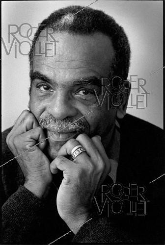 Roger-Viollet | 1410532 | Edouard Glissant (1928-2011), French writer from Martinique. 1993. | &copy; Irmeli Jung / Roger-Viollet