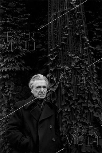 Roger-Viollet | 1410519 | Emil Cioran (1911-1995), Romanian philosopher and writer. 1988. | &copy; Irmeli Jung / Roger-Viollet