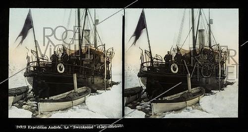 Roger-Viollet | 929912 | Expédition Andrée au Pôle-Nord, 1897. Le  Swenksund  et ses officiers. Spitzberg (Norvège). Vue stéréoscopique coloriée manuellement à l’époque. | &copy; Léon & Lévy / Roger-Viollet