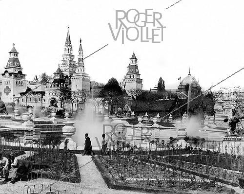 Roger-Viollet | 205358 | Exposition universelle de 1900. Palais de la Russie et fontaines. Paris, 1900. | &copy; Léopold Mercier / Roger-Viollet