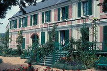 Roger-Viollet | 501920 | Giverny (Eure, France). Claude Monet's house (1840-1926). | &copy; Alain Bonhoure / Roger-Viollet
