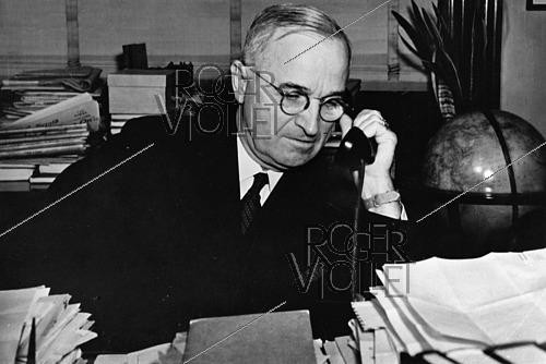 Roger-Viollet | 1421806 | Harry S. Truman (1884-1972), American statesman, April 1945. Photograph from the collections of the French newspaper  France-Soir . Bibliothèque historique de la Ville de Paris. | &copy; Fonds France-Soir / BHVP / Roger-Viollet