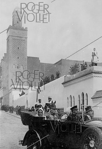 Roger-Viollet | 313688 | Inauguration of the Paris Mosque. The Sultan of Morocco, Youssef ben Hassan (1882–1927), and President Gaston Doumergue (1863–1937). Paris (5th arrondissement), July 15, 1926. | &copy; Roger-Viollet / Roger-Viollet