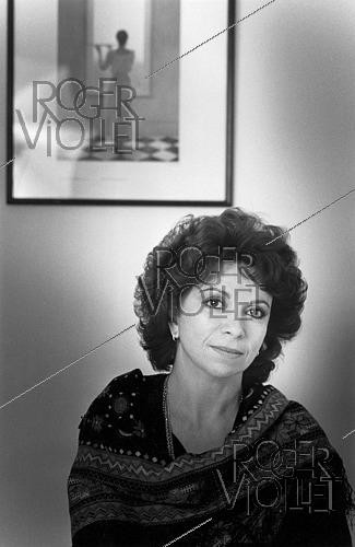 Roger-Viollet | 1410499 | Isabel Allende (born in 1942), Chilean journalist and writer. 1998. | &copy; Irmeli Jung / Roger-Viollet