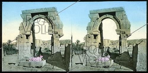 Roger-Viollet | 363572 | Island of Biggeh (Egypt), near Philae. | &copy; Léon & Lévy / Roger-Viollet