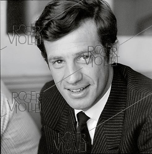 Roger-Viollet | 1643904 | Jean-Paul Belmondo (1933–2021), French actor. 1960s. Photograph by Philippe R. Doumic (1927–2013). | &copy; Philippe R. Doumic / Roger-Viollet