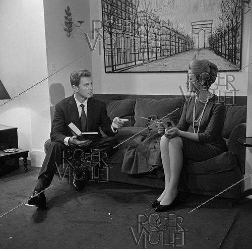 Roger-Viollet | 801280 | Jean-Pierre Aumont (1911-2001) and Marina Vlady (1938-2026), French actors, during the shooting of  L'Orgueil , sketch from  Les Sept Péchés Capitaux , film by Roger Vadim. France, on October 27, 1961. | &copy; Alain Adler / Roger-Viollet