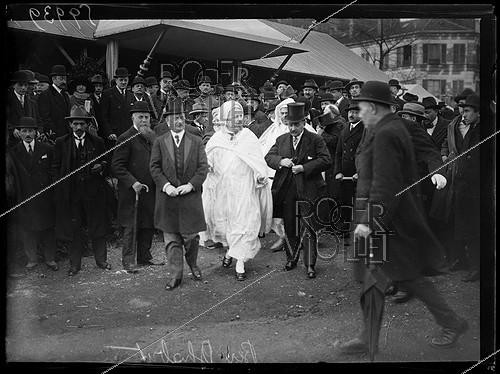 Roger-Viollet | 1312703 | Kaddour Benghabrit (1868–1954), an Algerian civil servant with the Ministry of Foreign Affairs, at the groundbreaking ceremony for the Muslim Institute and the Grand Mosque of Paris, at Place du Puits-de-l'Ermite (5th arrondissement). Wednesday, March 1, 1922. Photograph from the newspaper  Excelsior . | &copy; Excelsior - L'Equipe / Roger-Viollet