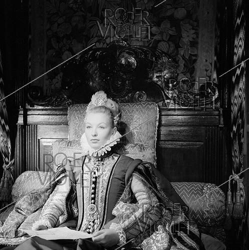Roger-Viollet | 880846 |  La Princesse de Clèves , film by Jean Delannoy. Marina Vlady. France, 1960. | &copy; Alain Adler / Roger-Viollet
