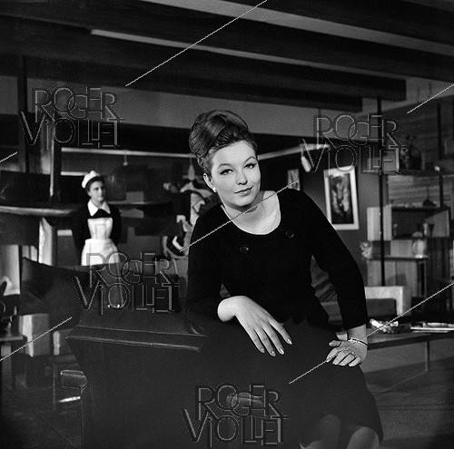 Roger-Viollet | 945334 |  Les Bonnes causes , film by Christian-Jaque. Marina Vlady. France-Italy, on January 9, 1963. | &copy; Alain Adler / Roger-Viollet