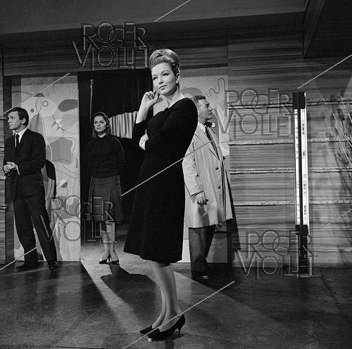 Roger-Viollet | 610483 |  Les Bonnes causes , film de Christian-Jaque. Marina Vlady. France-Italie, 9 janvier 1963. | &copy; Alain Adler / Roger-Viollet