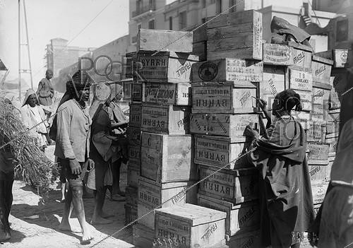 Roger-Viollet | 155265 | Loading cargo at the port. Casablanca (Morocco), 1913. | &copy; Maurice-Louis Branger / Roger-Viollet