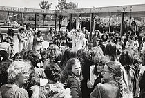 Roger-Viollet | 1537071 | M.L.F.. Rencontres internationales des femmes à l'université de Vincennes. 1977. Photographie de Janine Niepce (1921-2007). | &copy; Janine Niepce / BHVP / Roger-Viollet