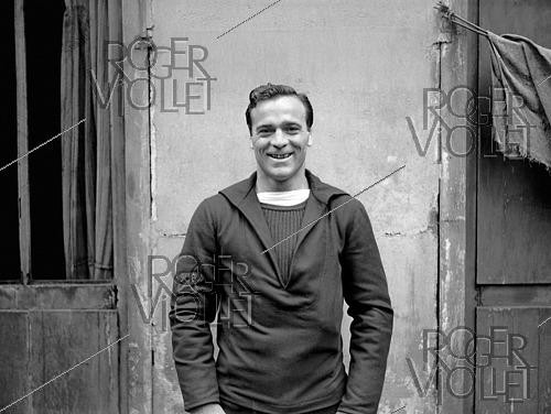 Roger-Viollet | 1421658 | Marcel Cerdan (1916-1949), French boxer, wearing a uniform of the French Navy. 1945. Photograph from the collections of the French newspaper  France Soir . Bibliothèque historique de la Ville de Paris. | &copy; Fonds France-Soir / BHVP / Roger-Viollet