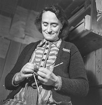 Roger-Viollet | 926919 | Marcelle Foulet, élue d'Echigey, premier village de France dirigé par un conseil municipal composé uniquement de femmes. Côte-d'Or, juin 1945. | &copy; Gaston Paris / Roger-Viollet