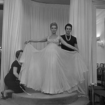 Roger-Viollet | 1323876 | Marina Vlady (1938-2026), French actress, at Pierre Balmain's (1914-1982), French couturier. Paris, October 1965. Photograph from the collections of the French newspaper 