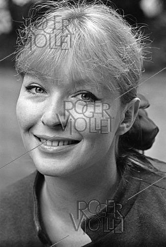 Roger-Viollet | 1415226 | Marina Vlady (1938-2026), French actress, singer and writer, on August 25, 1967. Photograph by Robert Girardin, from the collections of the French newspaper  France Soir . Bibliothèque historique de la Ville de Paris. | &copy; Robert Girardin / Fonds France-Soir / BHVP / Roger-Viollet