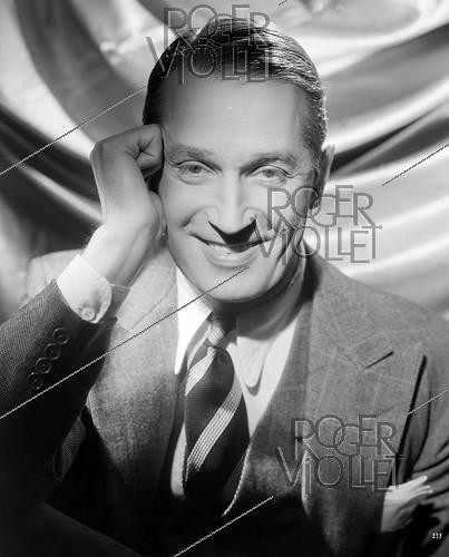 Roger-Viollet | 973096 | Maurice Chevalier (1888-1972), French actor and singer. | &copy; Léopold Mercier / Roger-Viollet