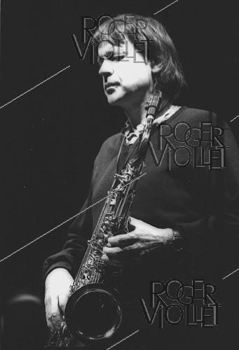 Roger-Viollet | 1472883 | Michel Portal (1935-2026), French saxophonist and clarinetist, during a concert on February 4, 1979. | &copy; Christian Rose / Roger-Viollet