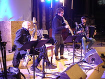 Roger-Viollet | 1472913 | Michel Portal, Emile Parisien, Vincent Peirani performs live. 31/05/2016 | &copy; Christian Rose / Roger-Viollet