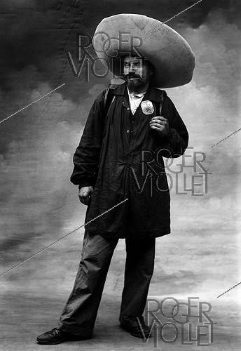 Roger-Viollet | 969608 | Murat, market porter at the Halles. Paris, 1906. | &copy; Maurice-Louis Branger / Roger-Viollet