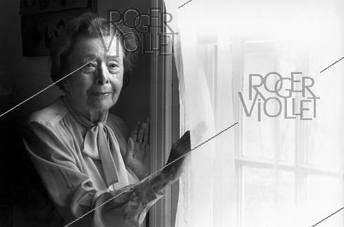 Roger-Viollet | 1410507 | Nina Berberova (1901-1993), Russian writer. 1988. | &copy; Irmeli Jung / Roger-Viollet