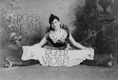 Roger-Viollet | 175308 | Nini Pattes en l'Air, dancer at the Moulin-Rouge, circa 1900. | &copy; Maurice-Louis Branger / Roger-Viollet