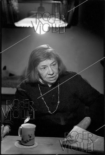 Roger-Viollet | 1410534 | Patricia Highsmith (1921-1995), American novelist. 1985. | &copy; Irmeli Jung / Roger-Viollet