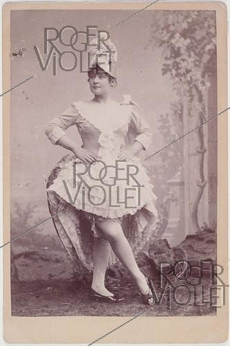 Roger-Viollet | 110498 | Portrait of the Goulue, French music hall dancer, about 1900. Anonymous photograph. Paris, musée Carnavalet. | &copy; Musée Carnavalet / Roger-Viollet