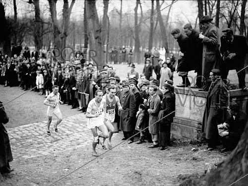 Roger-Viollet | 1421979 | Raphaël Pujazon (1918-2000) and Ernest Petitjean, French long-distance and middle-distance athletes at the French cross-country championships. France, 1945. France Soir collection. Bibliothèque historique de la Ville de Paris. | &copy; Fonds France-Soir / BHVP / Roger-Viollet