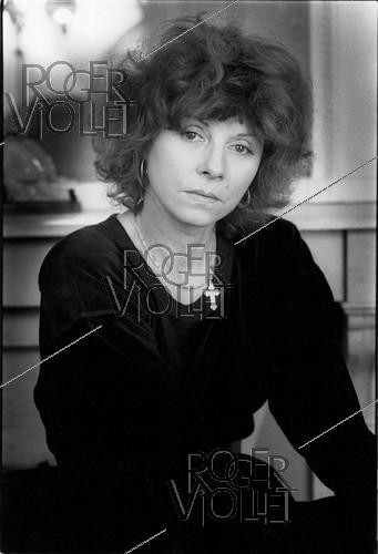 Roger-Viollet | 1410522 | Régine Deforges (1935-2014), French writer. 1989. | &copy; Irmeli Jung / Roger-Viollet