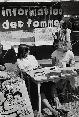 Roger-Viollet | 1537070 | Rencontres internationales des femmes à l'université de Vincennes. 1977. Photographie de Janine Niepce (1921-2007). | &copy; Janine Niepce / BHVP / Roger-Viollet