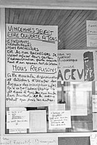 Roger-Viollet | 1489229 | Réouverture de la faculté de Vincennes, affiches revendicatives. Val-de-Marne, 13 janvier 1969. Photographie de Daniel Lapied (né en 1928). Fonds France Soir. Bibliothèque historique de la Ville de Paris. | &copy; Daniel Lapied / Fonds France-Soir / BHVP / Roger-Viollet