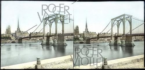 Roger-Viollet | 1076375 | Rouen (Seine-Maritime). Le pont suspendu. | &copy; Léon & Lévy / Roger-Viollet