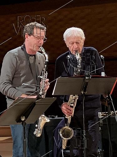 Roger-Viollet | 1481705 | Sébastien Texier, Michel Portal en concert. 08/11/2022 | &copy; Christian Rose / Roger-Viollet