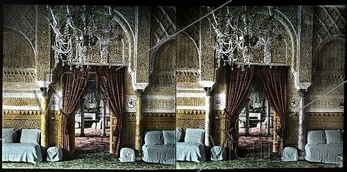 Roger-Viollet | 775828 | Séville (Espagne). L'Alcazar, salon de Marie de Padilla. Vue stéréoscopique coloriée manuellement à l’époque. | &copy; Léon & Lévy / Roger-Viollet