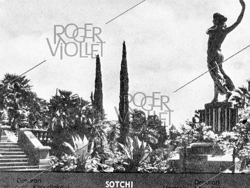 Roger-Viollet | 1421868 | Sochi (Russia), 1945. France-Soir collection. Bibliothèque historique de la Ville de Paris. | &copy; Fonds France-Soir / BHVP / Roger-Viollet
