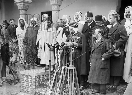 Roger-Viollet | 489477 | Speech by Sheikh el Arab Ben Gana at the Grand Mosque of Paris (5th arrondissement), 1939. | &copy; LAPI / Roger-Viollet